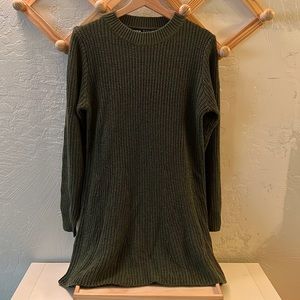 Long sleeve green knit dress